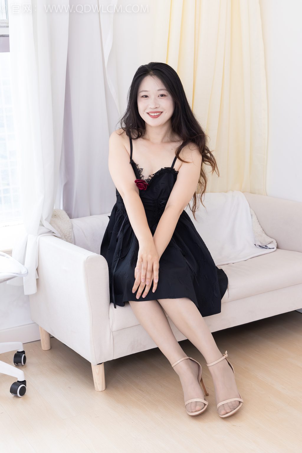 勿恋传媒 NO.2421 小紫-星辰大海 [160P/1V/2.67GB] 其它写真-第2张