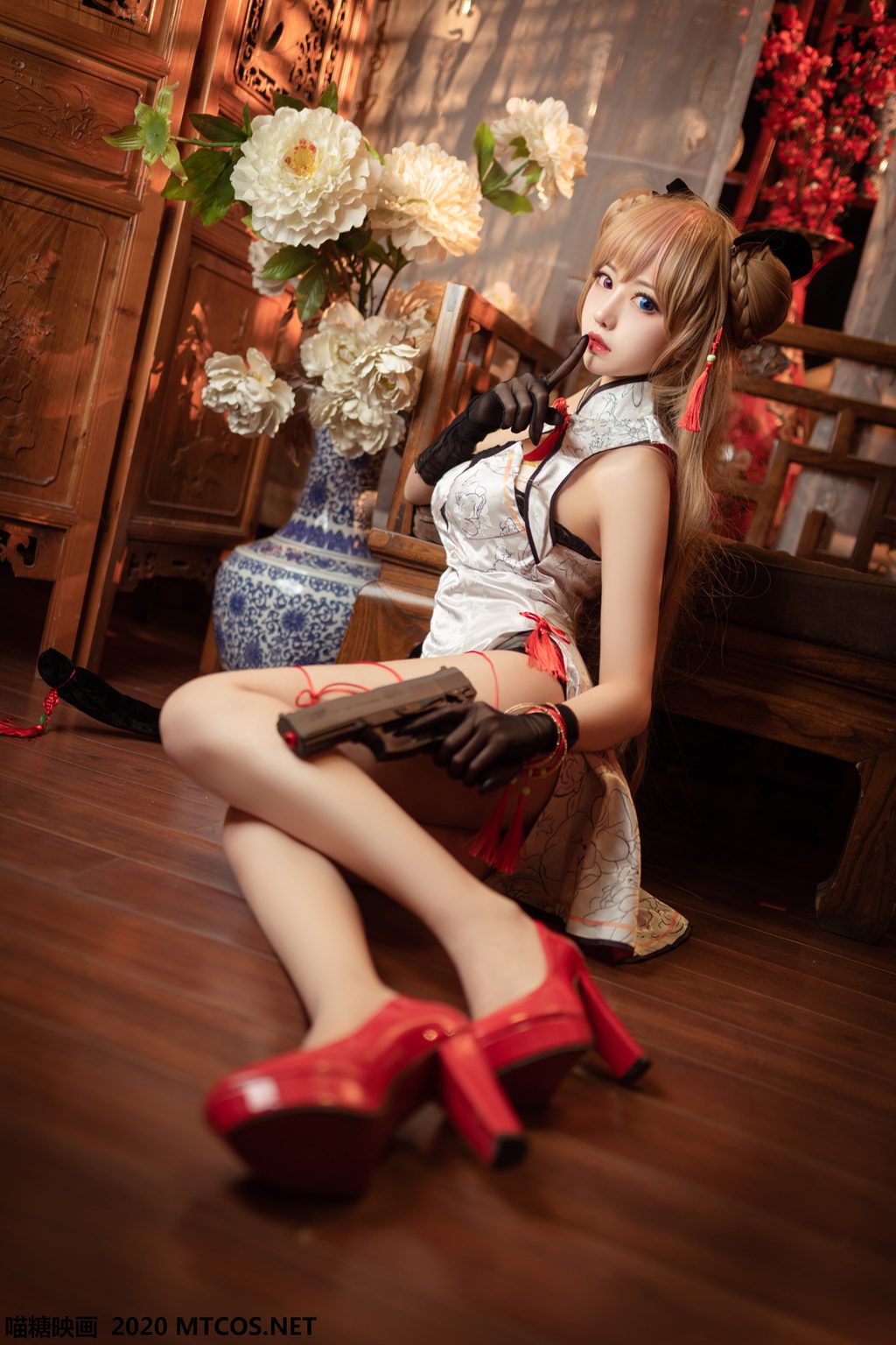 喵糖映画少女 HML.011 蜂糖花旗袍[20P／134M]] 其它写真-第2张