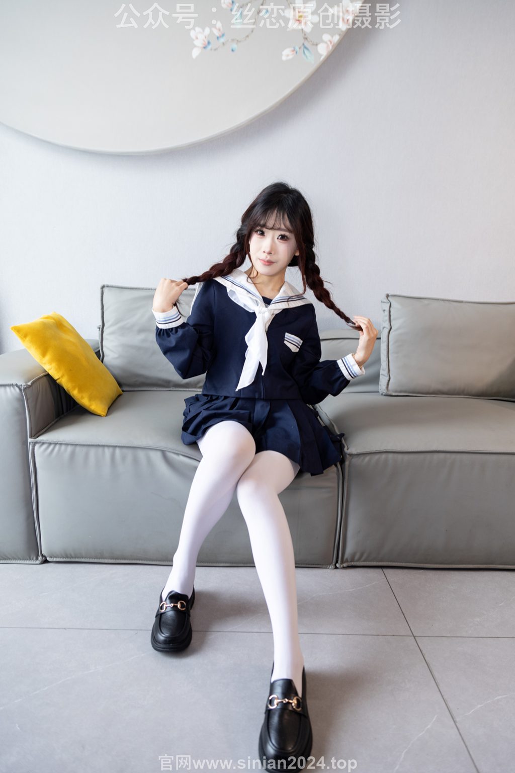 [丝恋摄影] NO.001 小梦-JK学苑风连衣短裙、白色丝袜、黑色皮鞋 [243P/1V/4.38G] 丝恋摄影-第2张