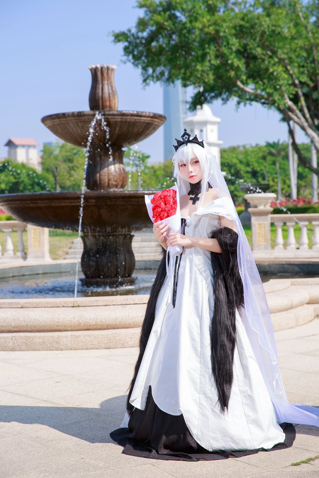 动漫博主@G44不会受伤 98K婚纱 德皇 [25P-70MB] 网红写真-第3张