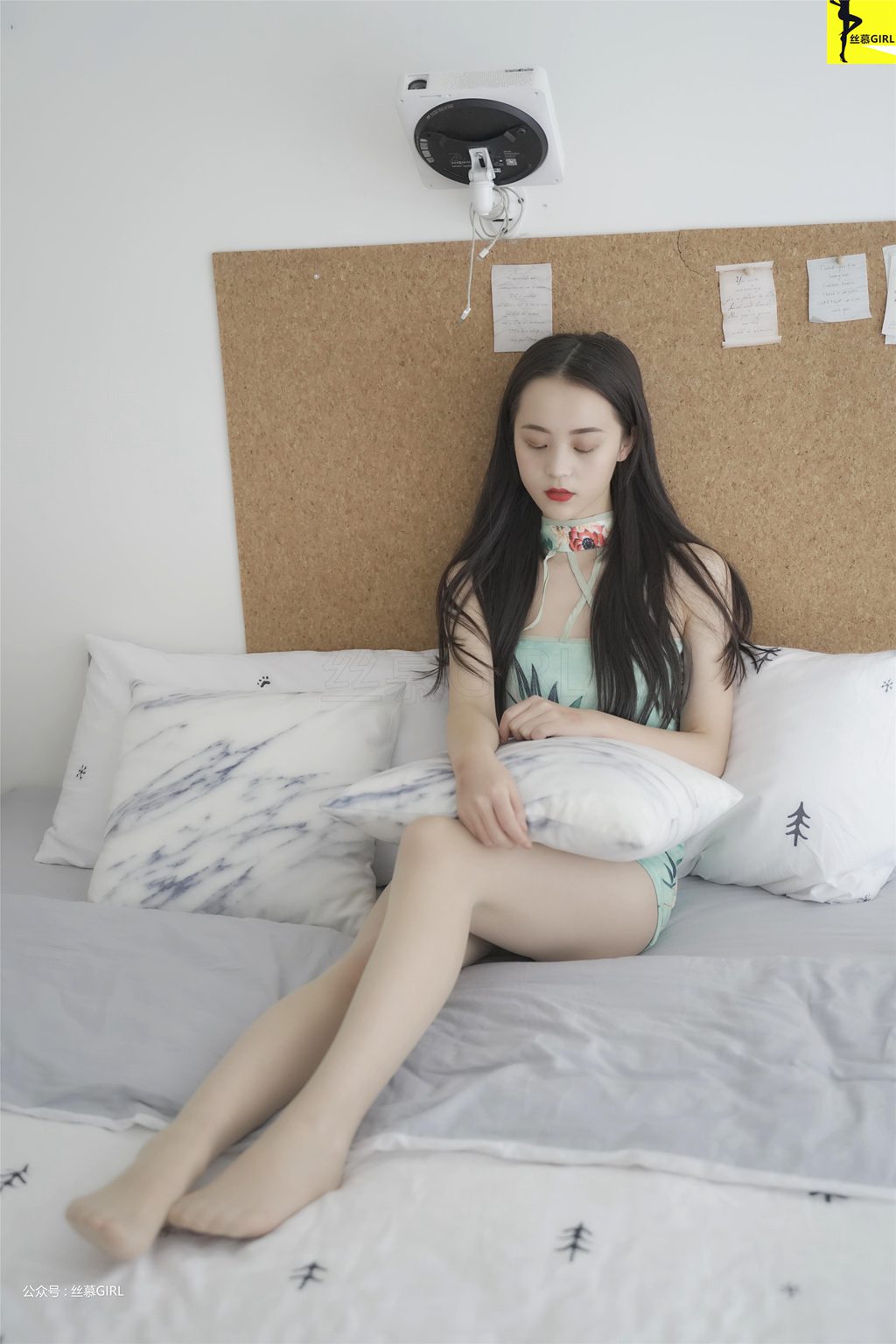 丝慕写真 旧系列 第037期 凉晨《新模特凉晨旗袍变装》[82P-56M] 丝慕写真-第2张