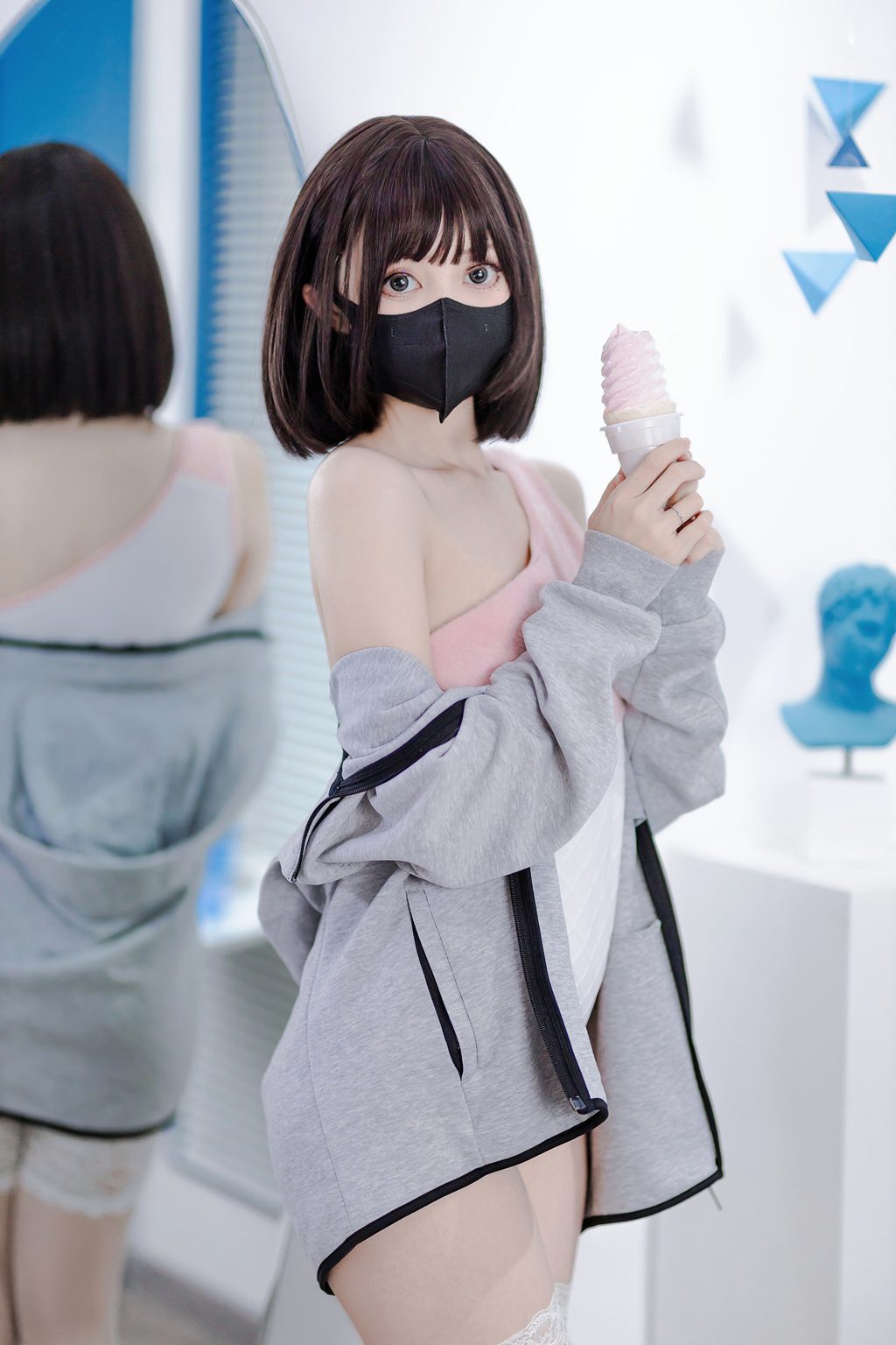 摄影博主@洛桑w伊梓 甜筒[40P-262M] 网红写真-第2张