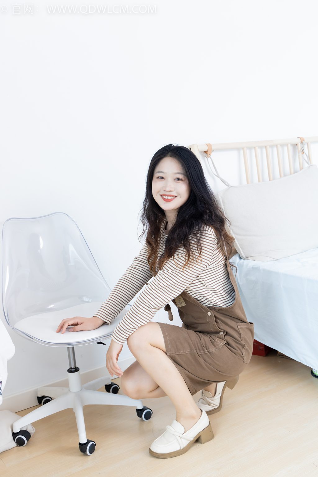 勿恋传媒 NO.2388 小紫-爱笑的梨涡 [160P/1V/3.28G] 其它写真-第2张