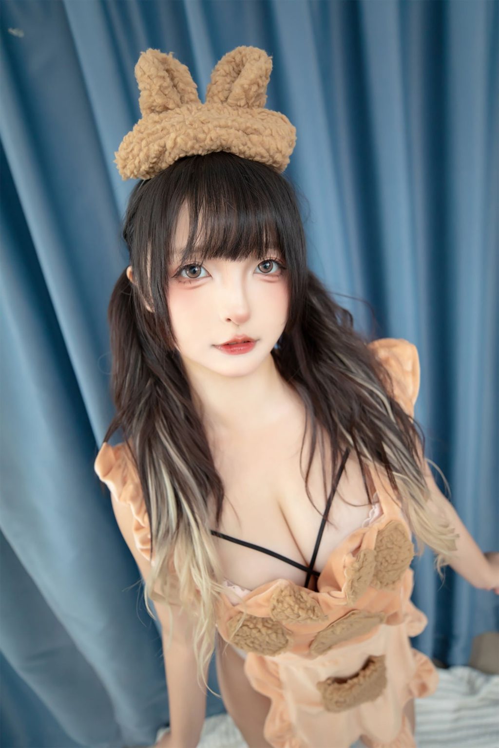 网紅Coser@神楽坂真冬写真 白丝小熊 [75P/2V/124MB] 网红写真-第2张