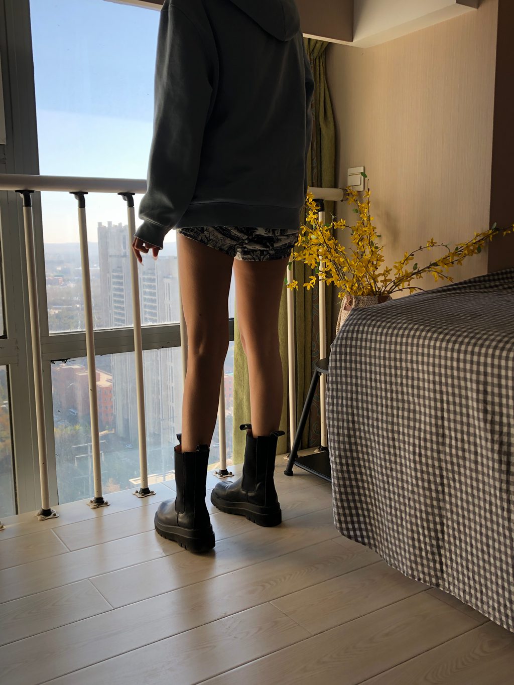 本足摄影-056期 约来体育学院小姐姐品尝40码美足[73P/1V/530MB] 年费专享-第1张