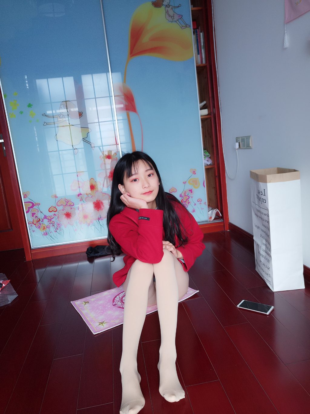 微博人气Coser@蓓蓓-居家厚白丝连裤袜[64P-95M] 网红写真-第1张