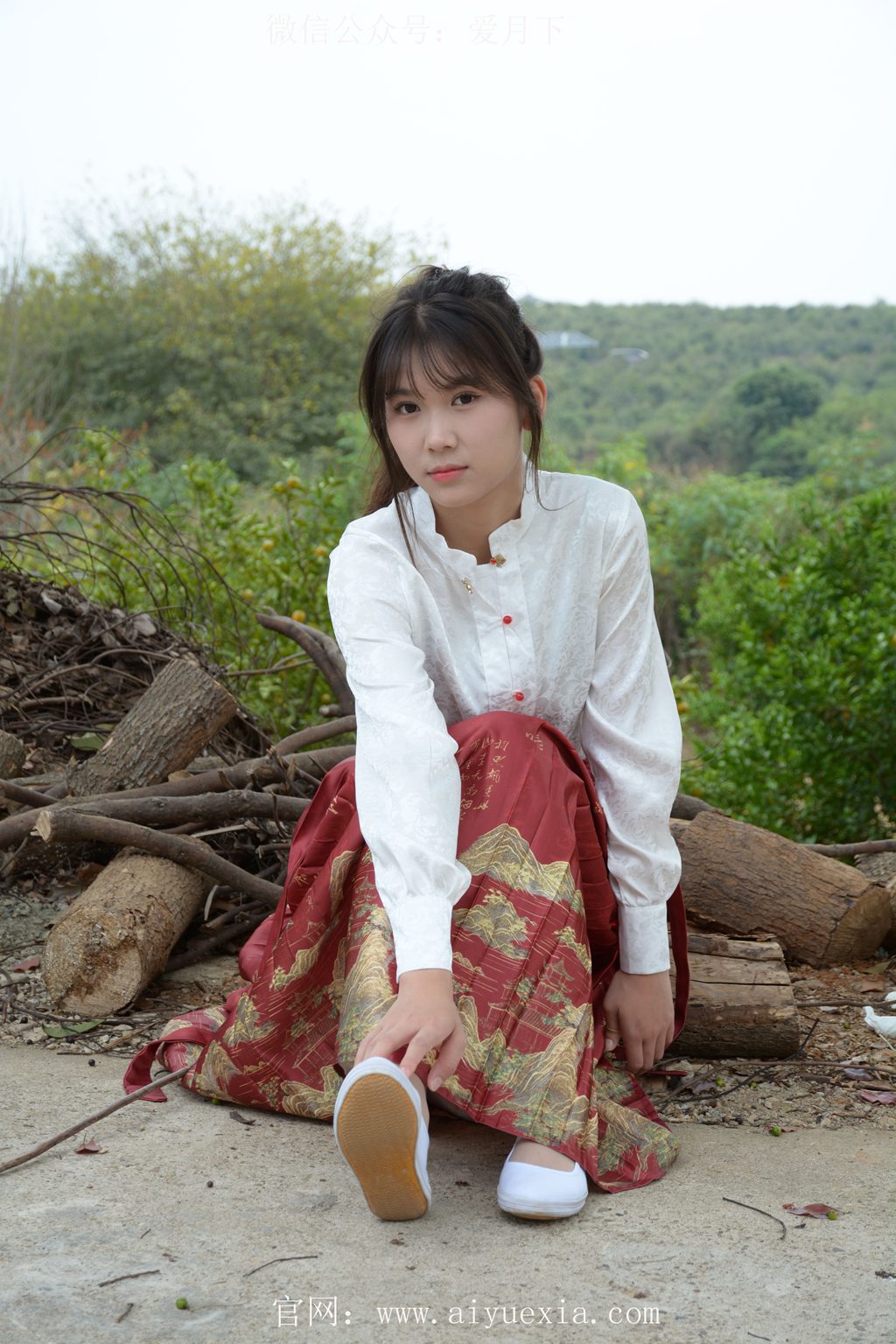 [爱月下] NO.219 圆圆~【小师妹】陪小师妹游玩。（花絮版）[100P/1V/2.81G] 年费专享-第1张