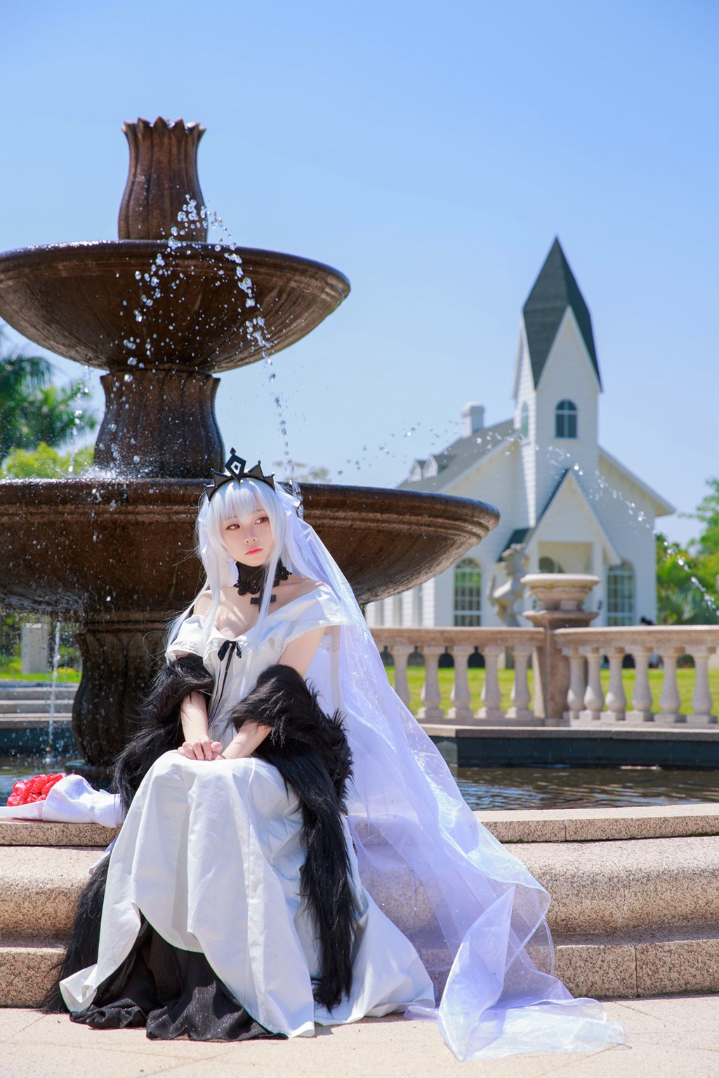 动漫博主@G44不会受伤 98K婚纱 德皇 [25P-70MB] 网红写真-第2张