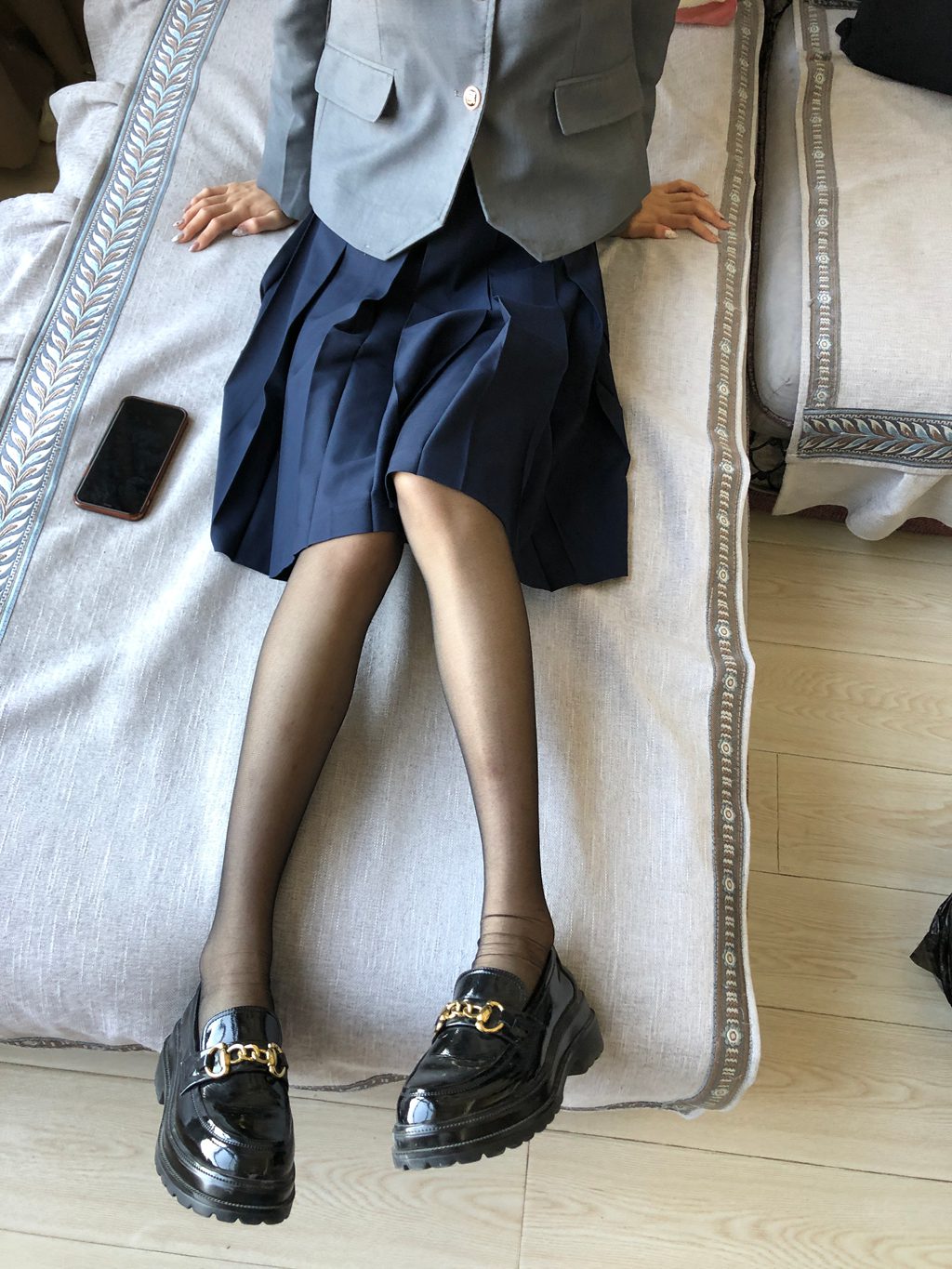 本足摄影-050期 老哥约来黑丝小女神到宾馆脱掉黑丝品尝裸足[80P/1V/1.76GB] 年费专享-第1张