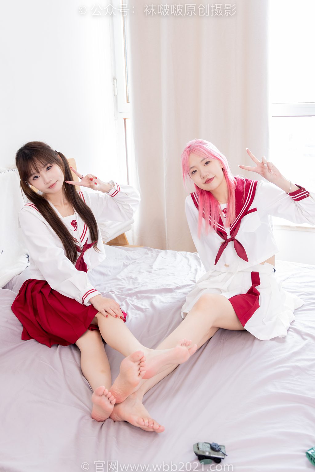 [BoBoSocks袜啵啵] NO.576 小甜豆&甜甜圈-高跟鞋、厚嘿丝、油亮薄白丝、裸足 [197P/1V/8.03GB] 年费专享-第1张