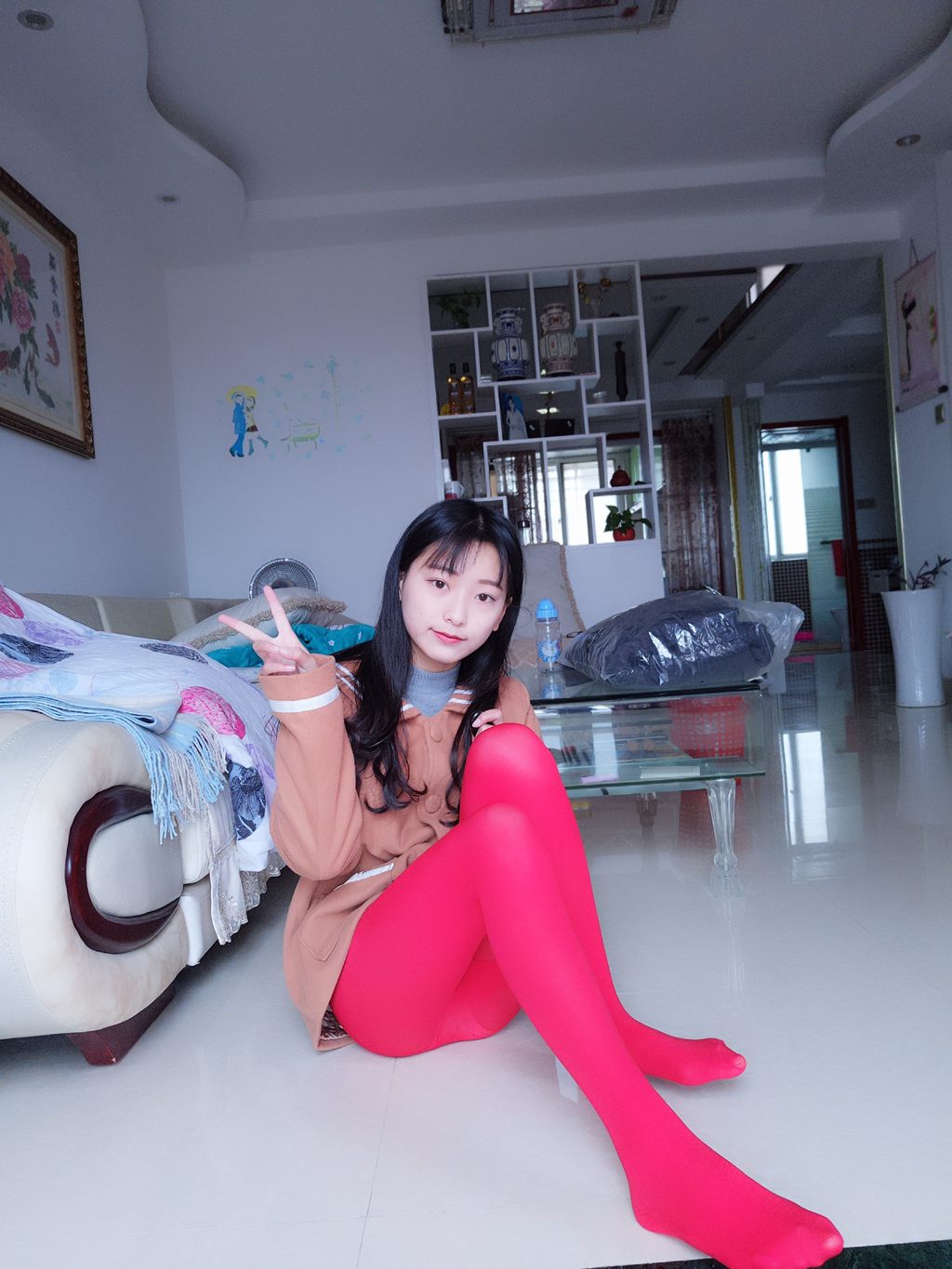 微博人气Coser@蓓蓓-居家厚红丝连裤袜[49P-72M] 网红写真-第2张