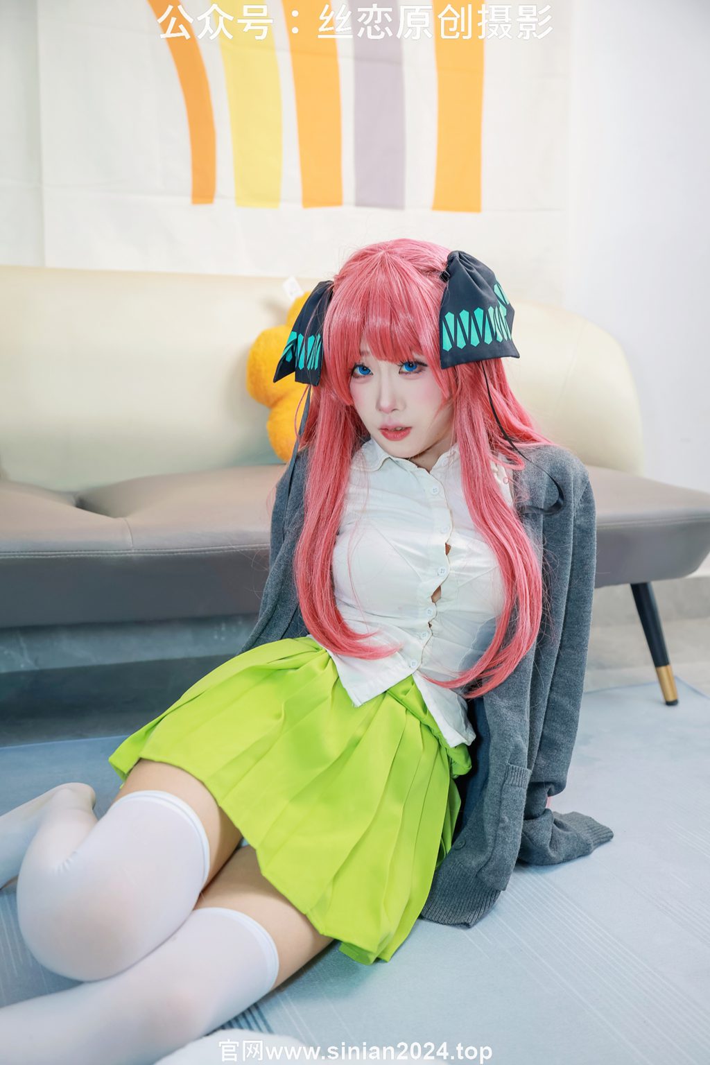 [丝恋摄影] NO.023 小梦-厚白丝，高跟鞋，紧身衣，超短裙（花絮版）[290P/1V/5.48G] 丝恋摄影-第4张