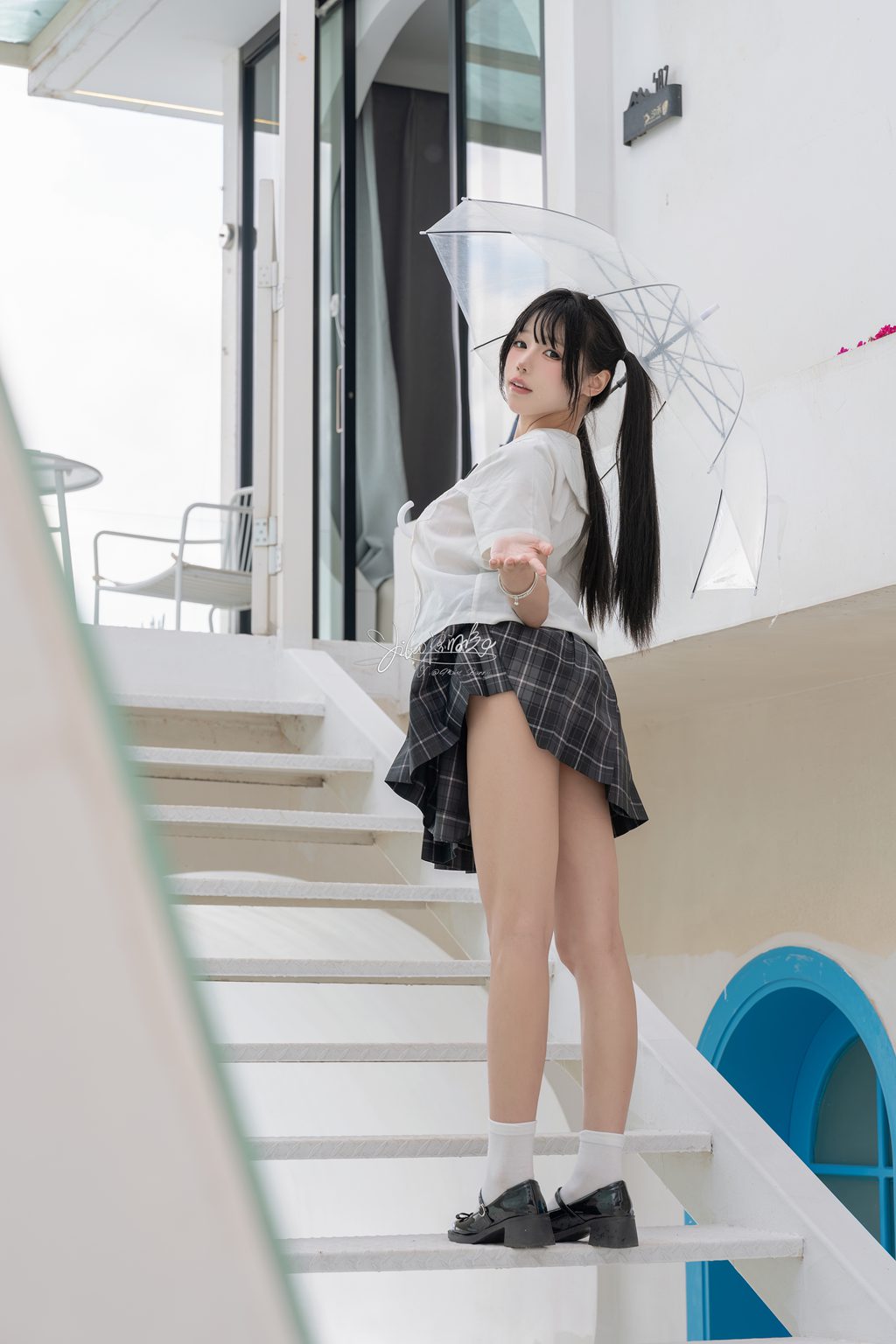 网紅博主@咬一口兔娘 雨后小故事 [89P/1V/1.38GB] 网红写真-第4张