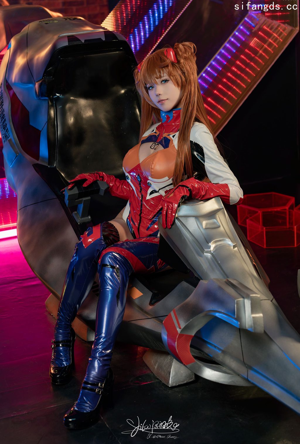 网紅博主@咬一口兔娘(黏黏团子兔) 明日香特殊作战 [81P/1V/324MB] 网红写真-第3张