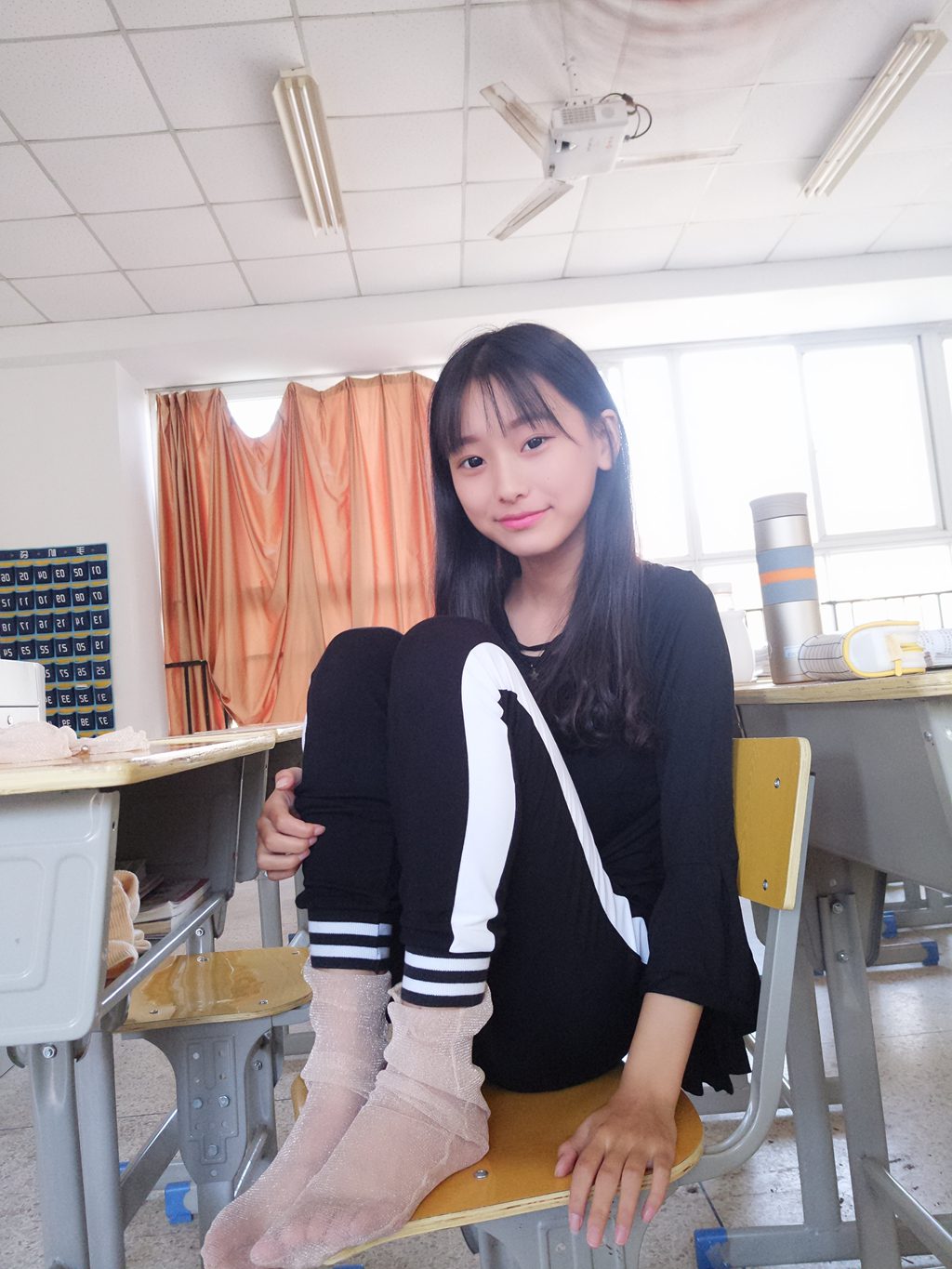 微博人气Coser@蓓蓓-校园短丝秀[49P-83M] 网红写真-第3张