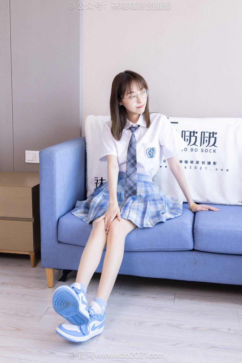 [BoBoSocks袜啵啵] NO.586 稚予-JK制服、板鞋、高跟鞋、薄肉丝、薄嘿丝 [140P/1V/5.95GB] 年费专享-第3张