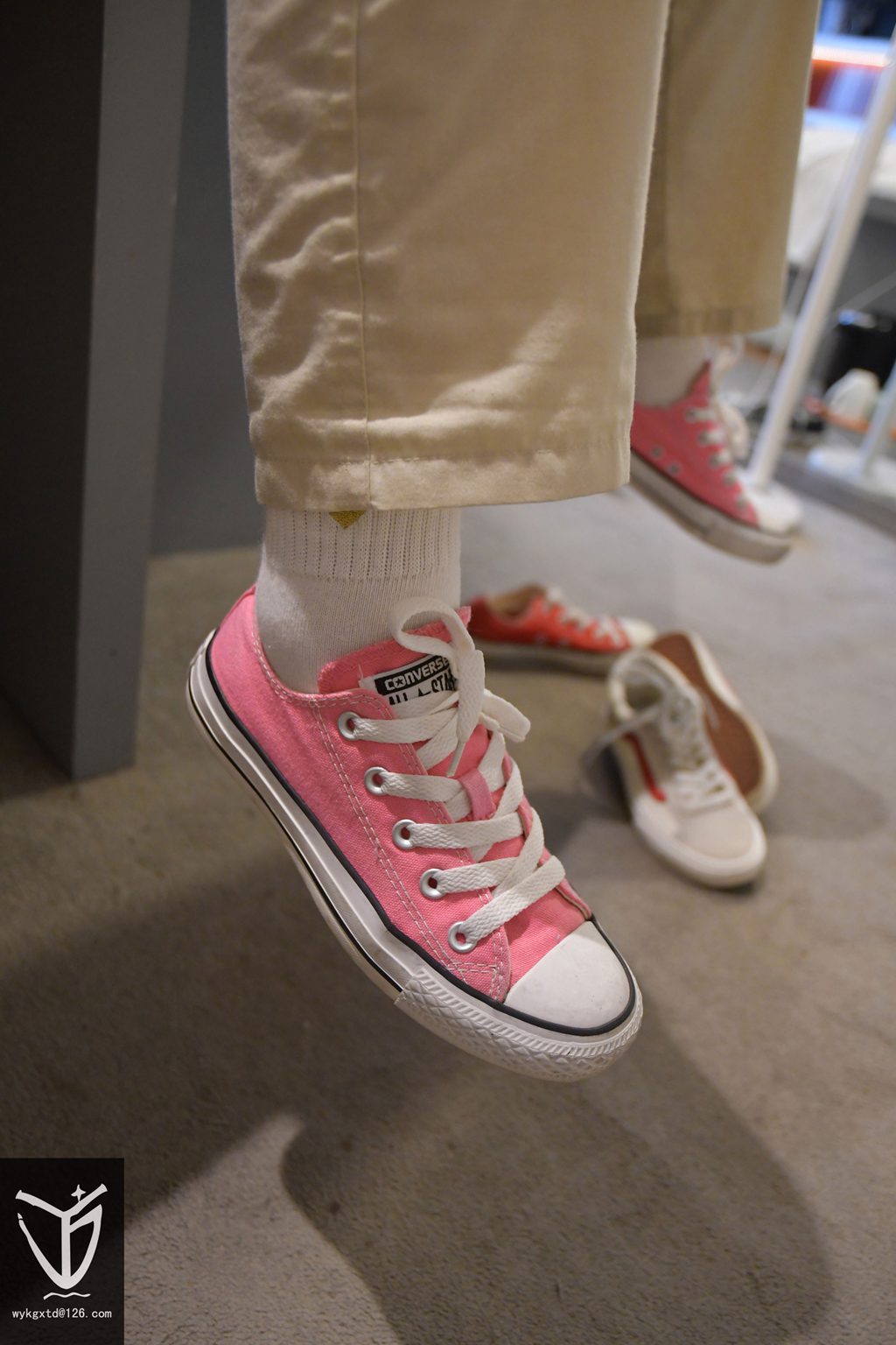 YJ街拍 NO.015 高冷女孩的粉匡（四款鞋 三款袜 女高中生）[151P/101MB] YJ-第3张