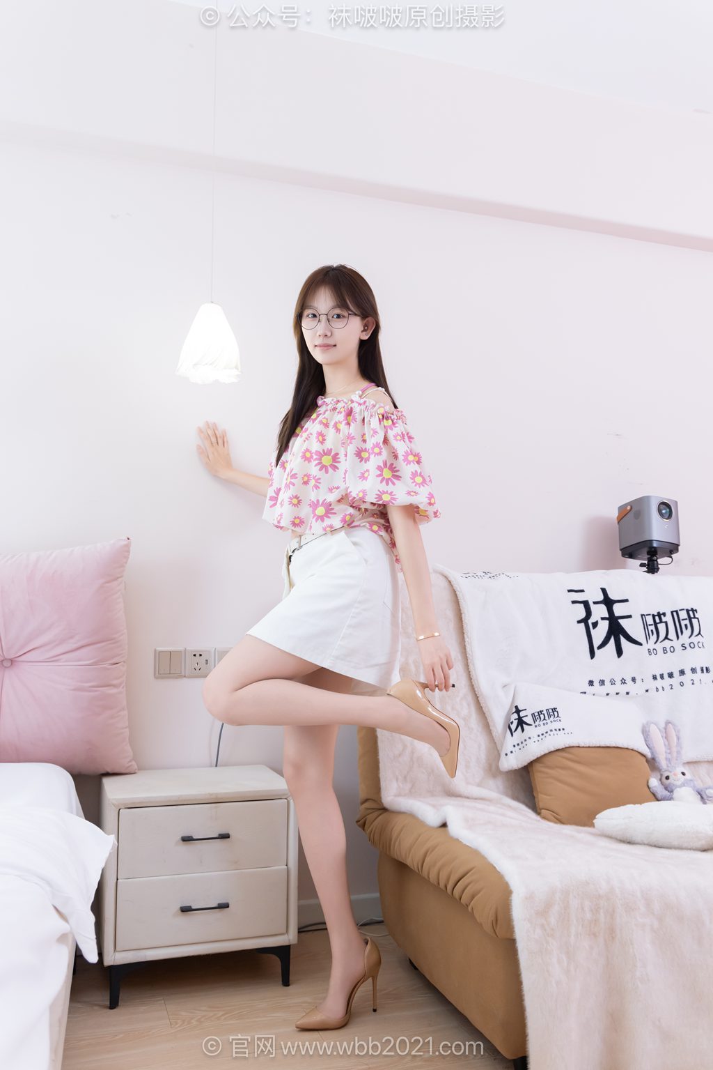 [BoBoSocks袜啵啵] NO.594 香菜-三双高跟鞋、薄肉丝（脚尖透明款）裸足、视频以超近景特写为主 [145P/1V/6.66G] 年费专享-第3张