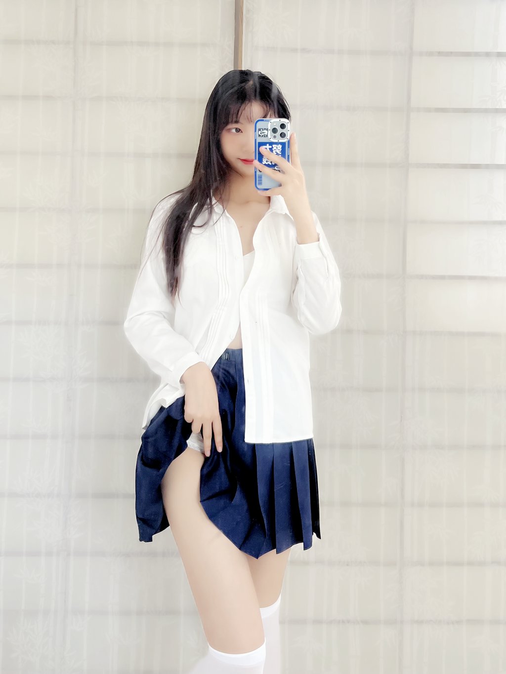 网紅Coser@西呱呀呀呀 –新年祝福福利自拍[42P-172M] 网红写真-第2张