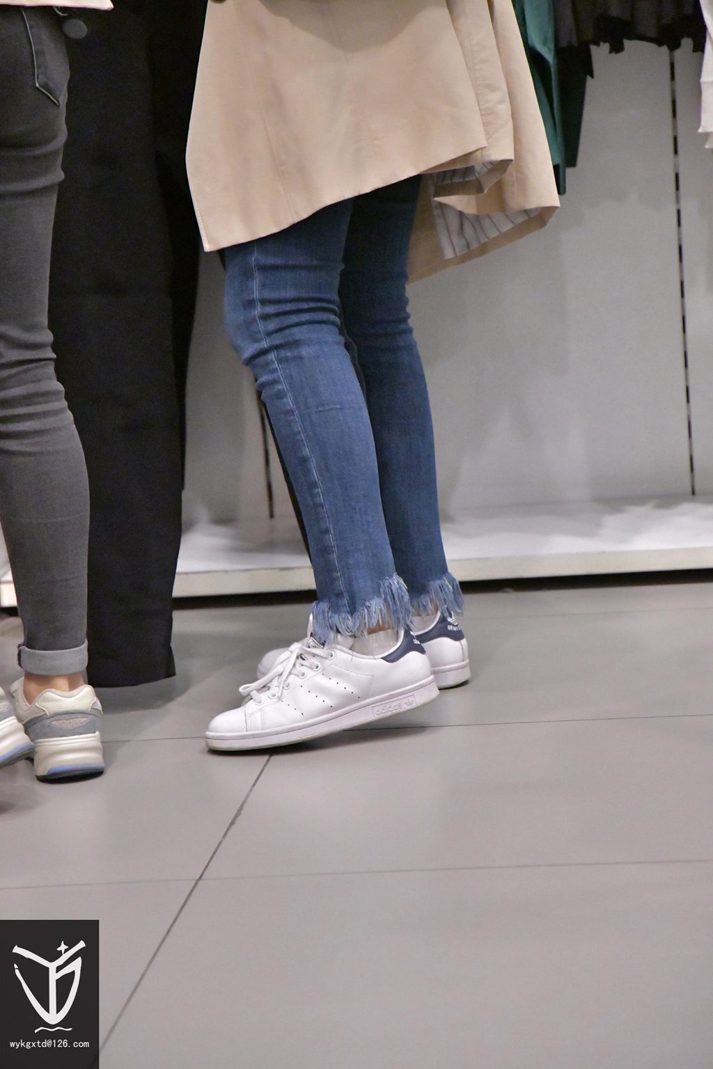 YJ街拍 NO.008 优O库试衣间潜入！！[59P/1V/159MB] YJ-第2张