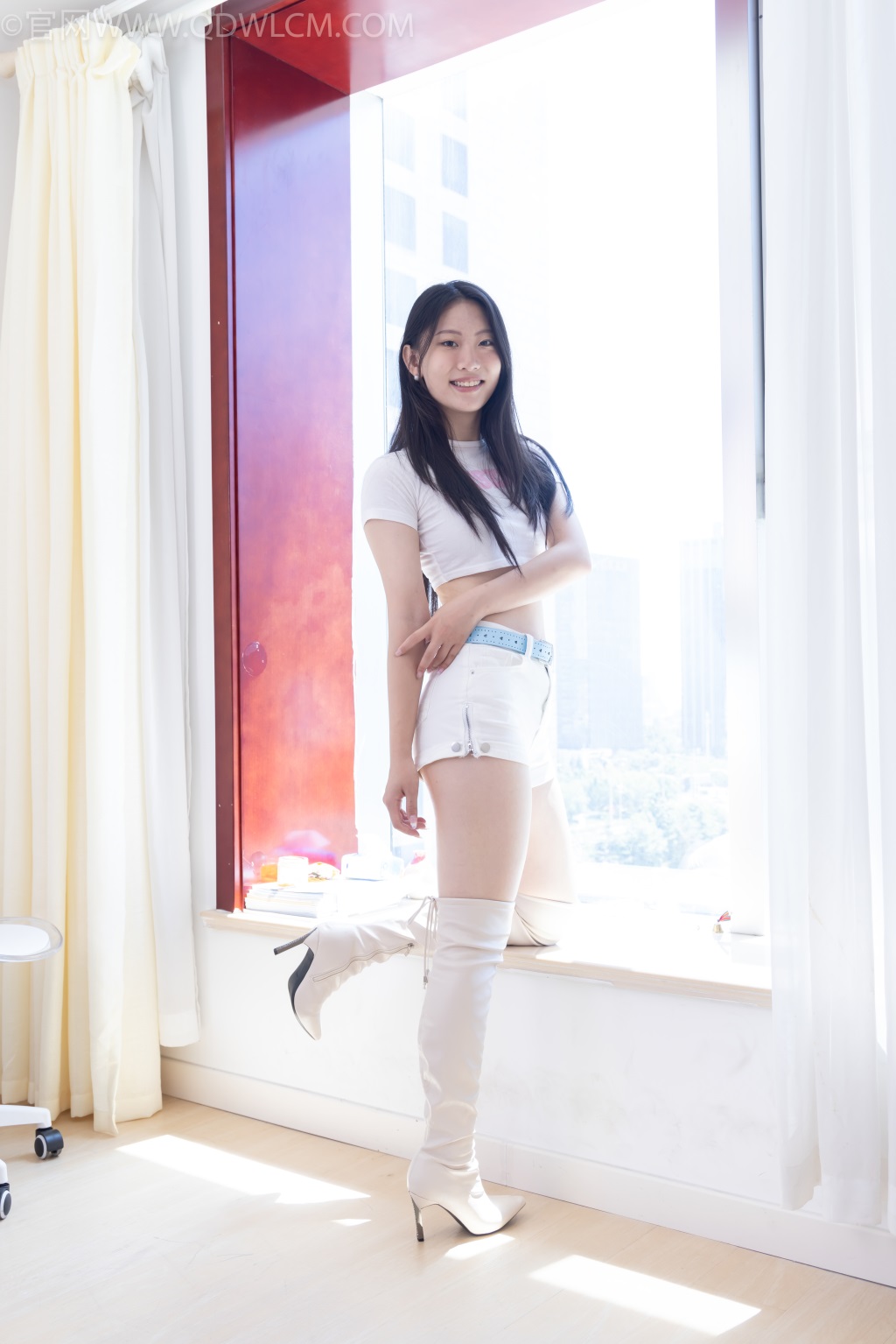 勿恋传媒 NO.2488 奶糖-斑驳的树林 [180P/1V/3.73G] 其它写真-第2张