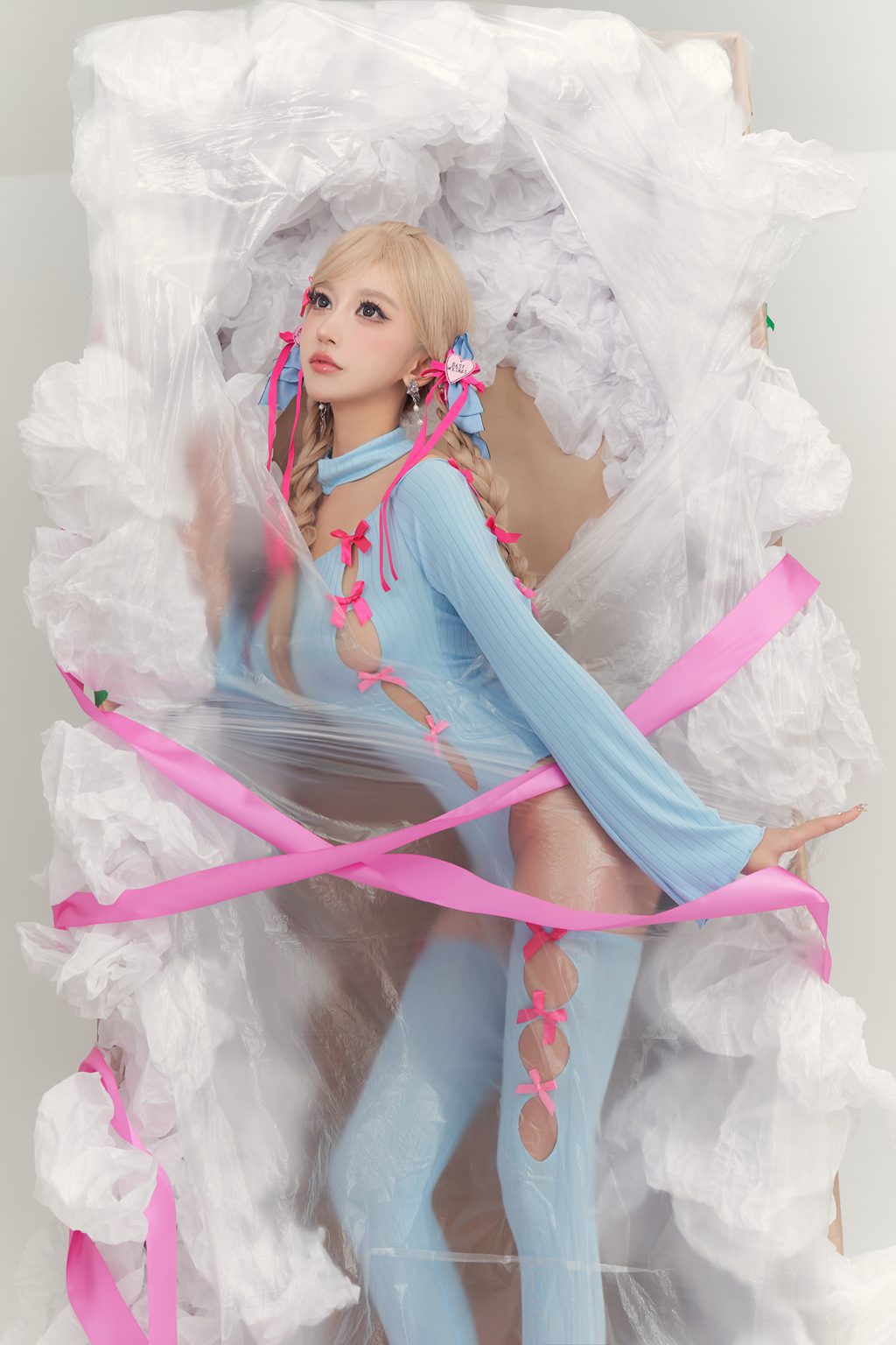 微博妹纸@过期米线线喵 异世界玩偶 [56P/797MB] 网红写真-第2张