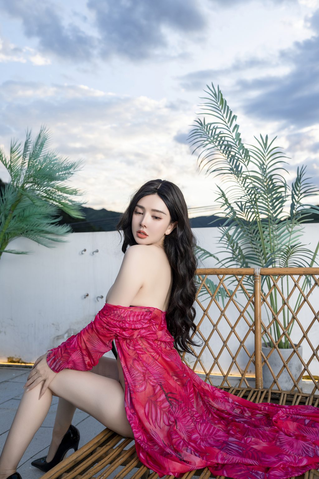 秀人模特@潘娇娇-内购无水印-周末帐篷里小哥哥的人偶玩具[90P／1.39GB] 年费专享-第2张