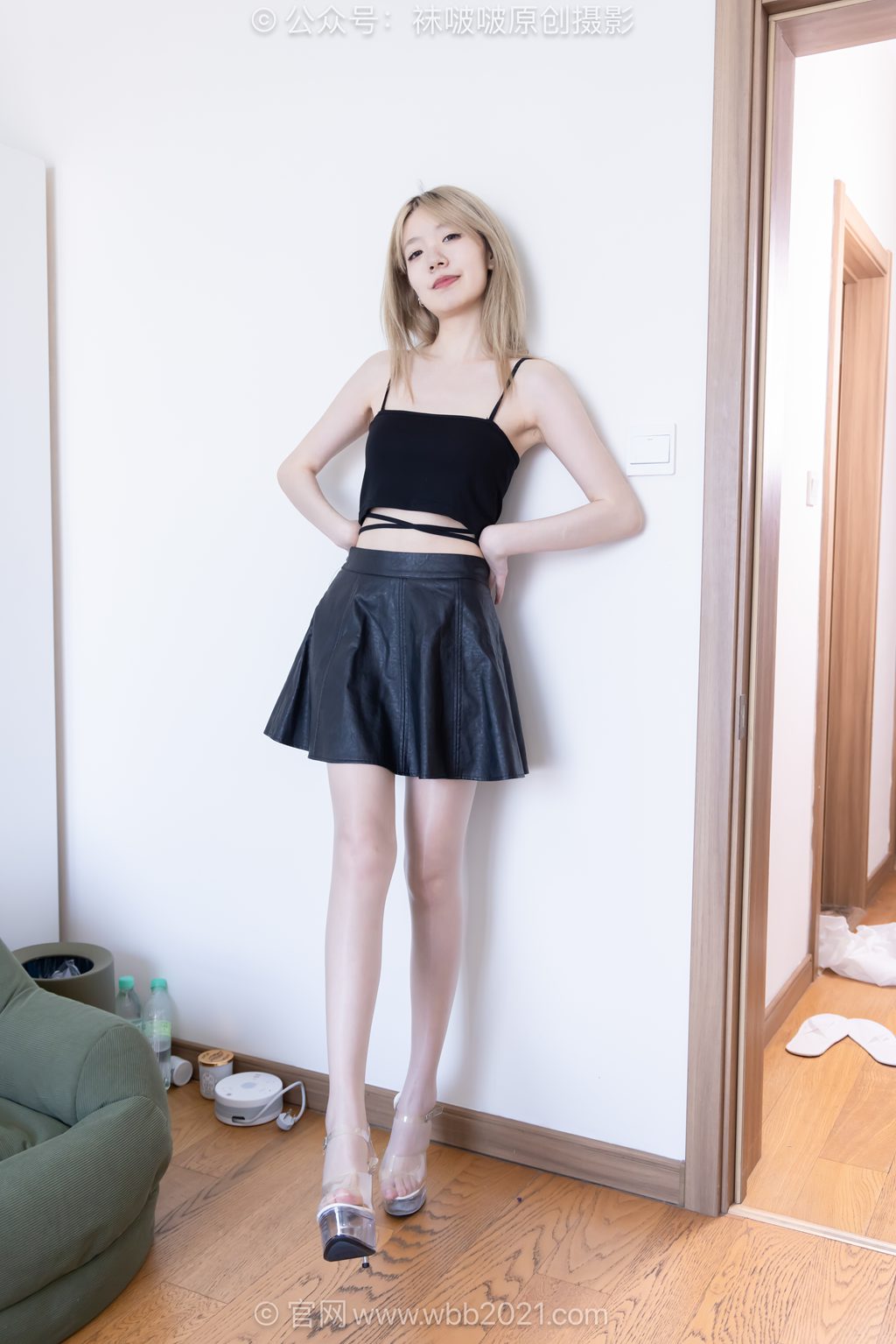 [BoBoSocks袜啵啵] NO.592 小甜豆-高跟鞋、高跟凉鞋、油亮薄肉丝、油亮薄嘿丝（脚尖透明款）[200P/1V/6.35G] 年费专享-第2张