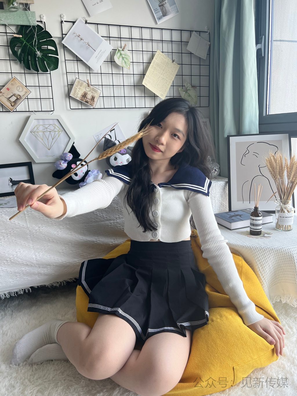 [觅芙少女] 早期套图视频系列 第四期 芝士鱼小姐姐短黑丝凉鞋美足[526P/3V/8.71GB] 年费专享-第2张