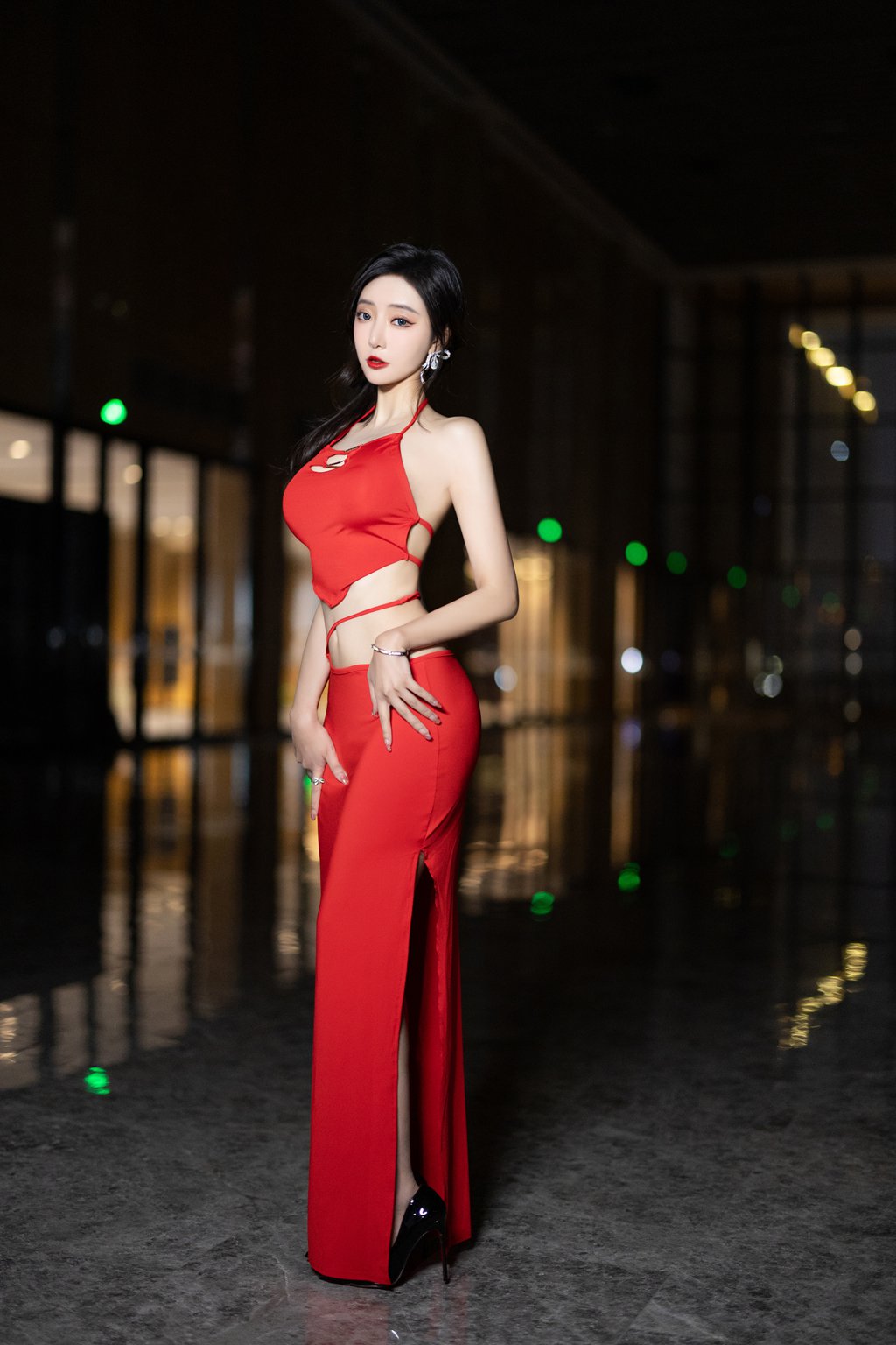 秀人模特@王馨瑶Yanni –红色裙子[100P/696MB] 年费专享-第2张