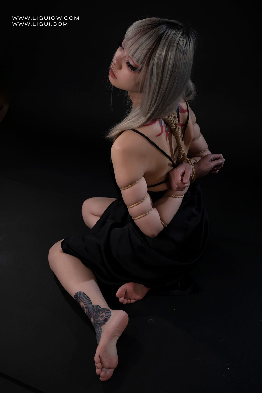 [Ligui丽柜] 2025.10.31《赤缚调教》えたまめ [68P/49MB] Ligui丽柜-第2张