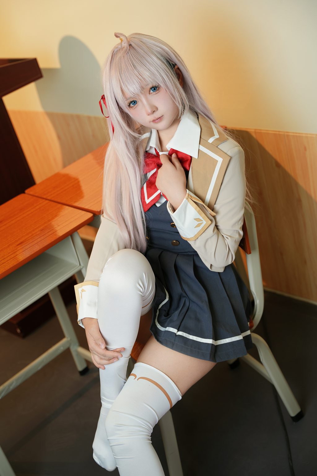 人气动漫博主@喜欢爱理吗 不时以俄语轻声遮羞的邻座艾莉同学[30P-136.1M] 网红写真-第1张