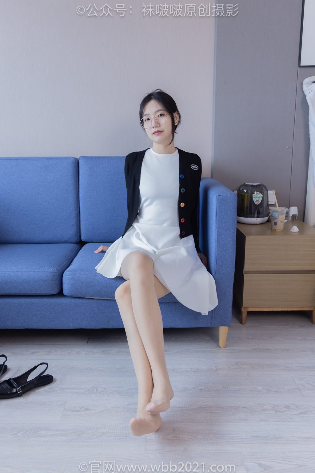 [BoBoSocks袜啵啵] NO.588 小甜豆-两双平底鞋、薄肉丝（脚尖加固款）厚白丝、裸足 [151P/1V/7.04G] 年费专享-第1张