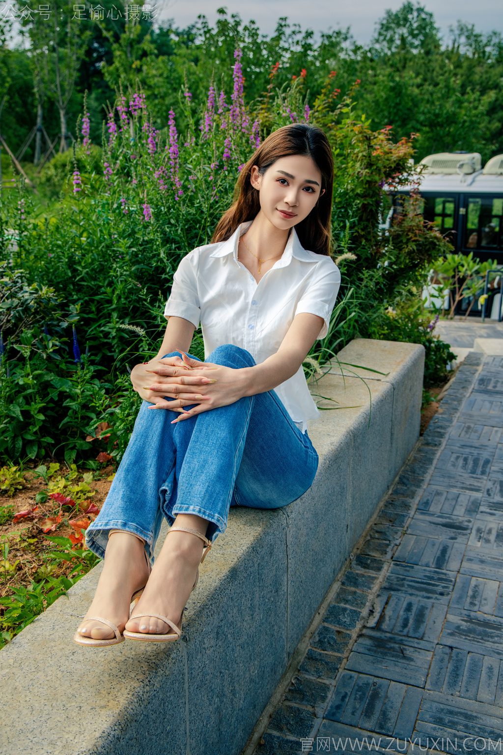 [足愉心摄影] NO.048 模特沐晴（搭配：白衬衣、牛仔长裤、肉色丝袜、浅色高跟鞋（完整版）[105P/2V/14.4G] 年费专享-第1张