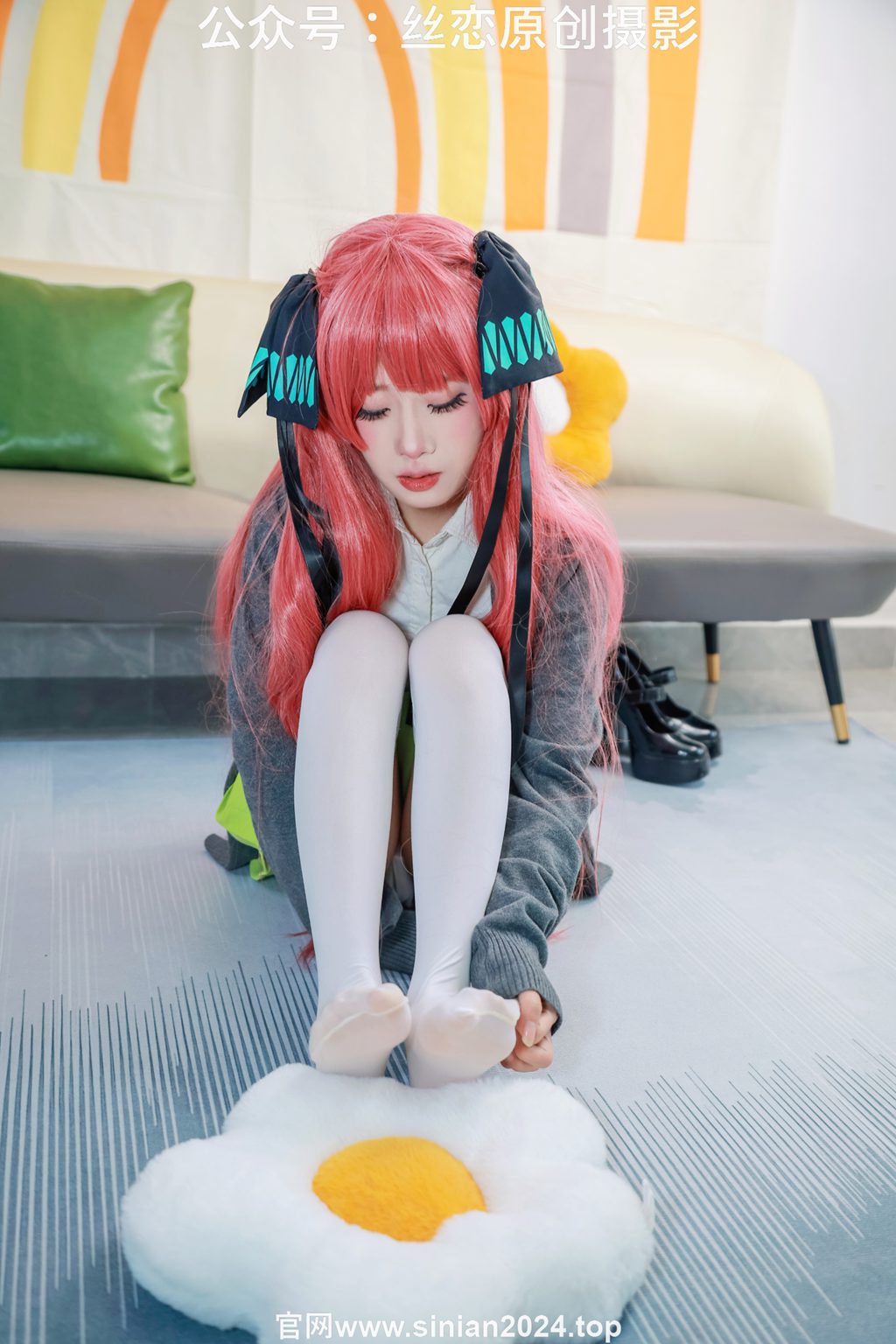 [丝恋摄影] NO.023 小梦-厚白丝，高跟鞋，紧身衣，超短裙（花絮版）[290P/1V/5.48G] 丝恋摄影-第2张