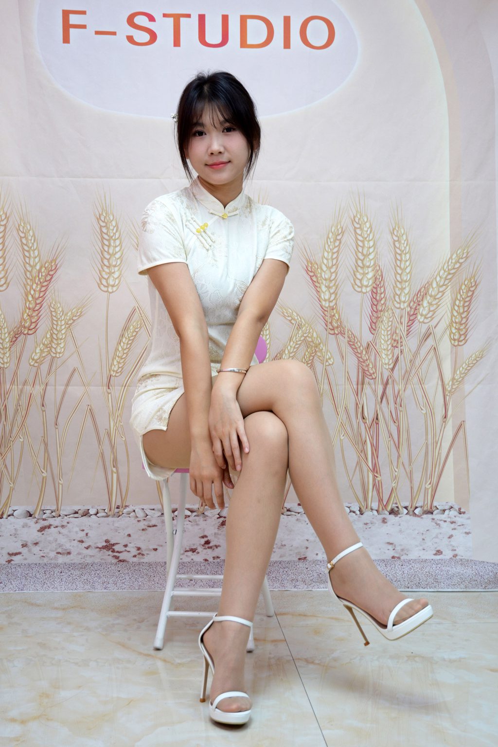 [爱月下] NO.280 圆圆~【寒冷的冬天】冬天总是让人躲起来。(照片版)[100P/250MB] 年费专享-第1张