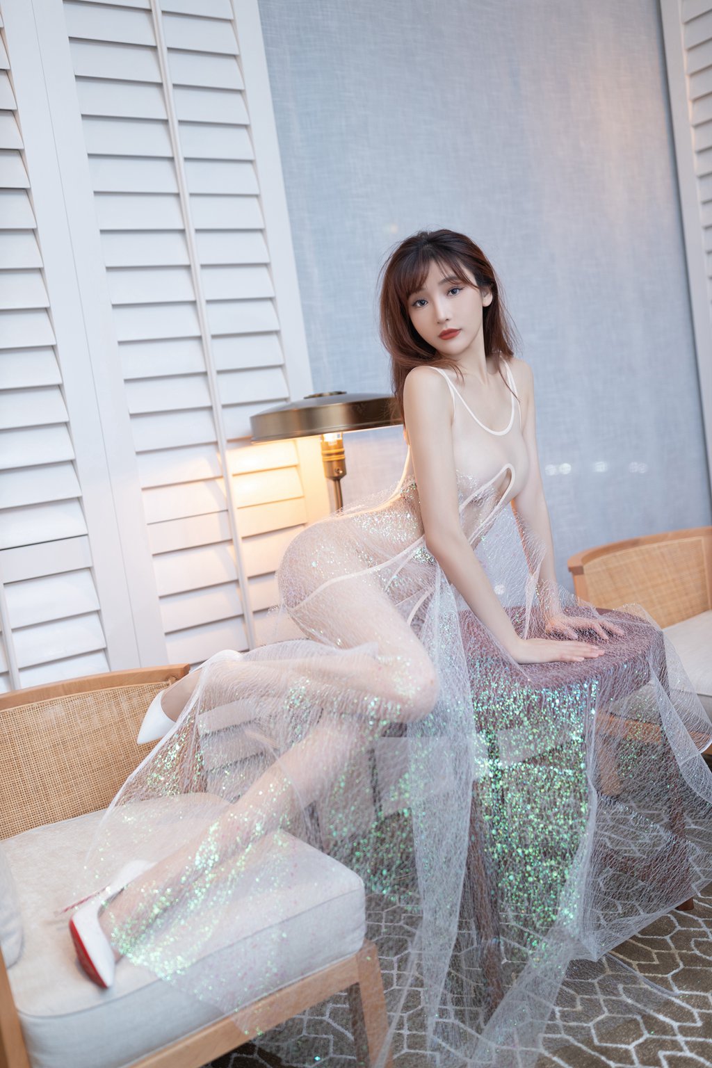 秀人模特@陆萱萱 清透薄纱 [90P/1.36GB] 年费专享-第1张