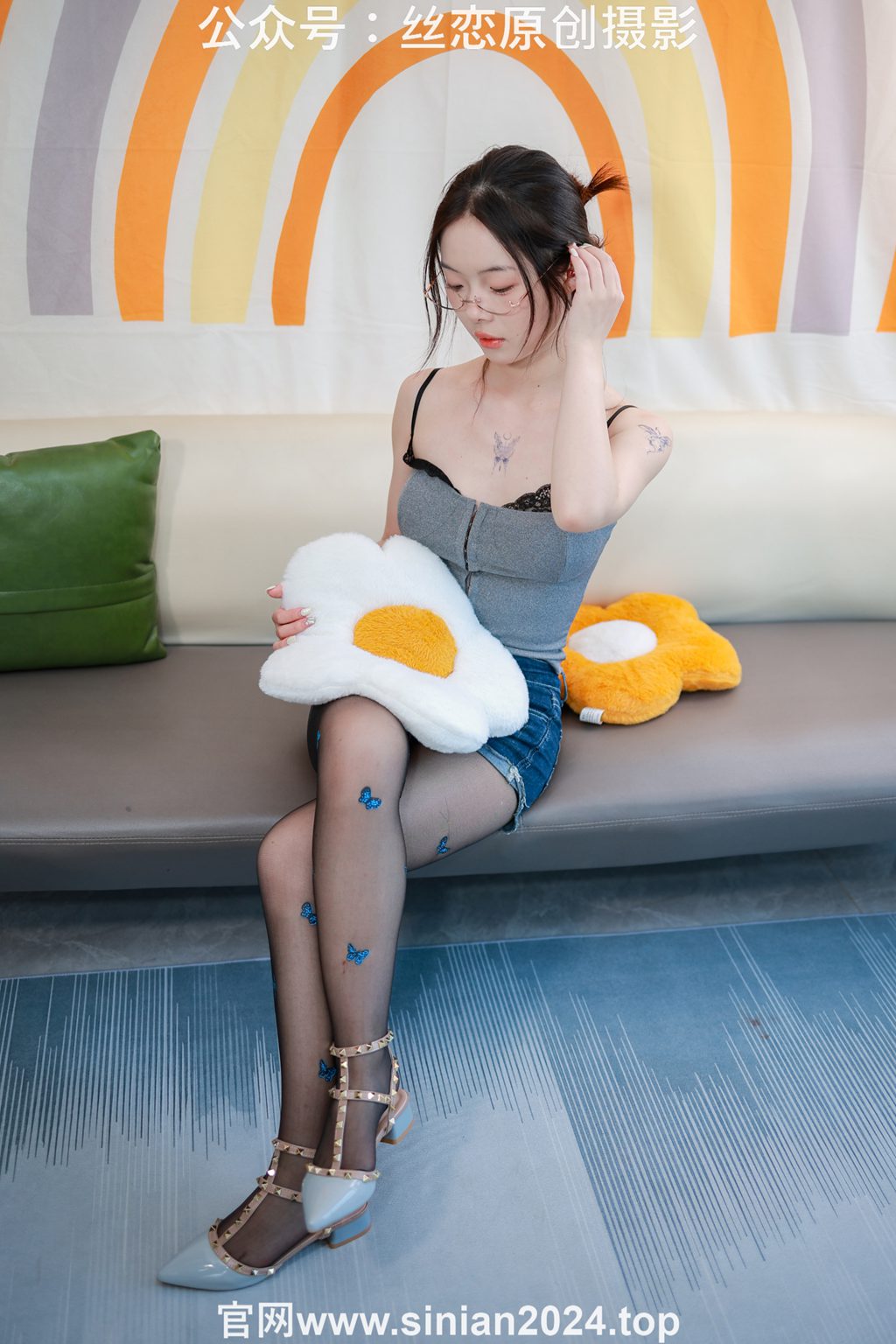[丝恋摄影] NO.057 麦麦-厚嘿丝，铆钉鞋，短牛仔裤（花絮版）[248P/1V/4.42G] 丝恋摄影-第1张