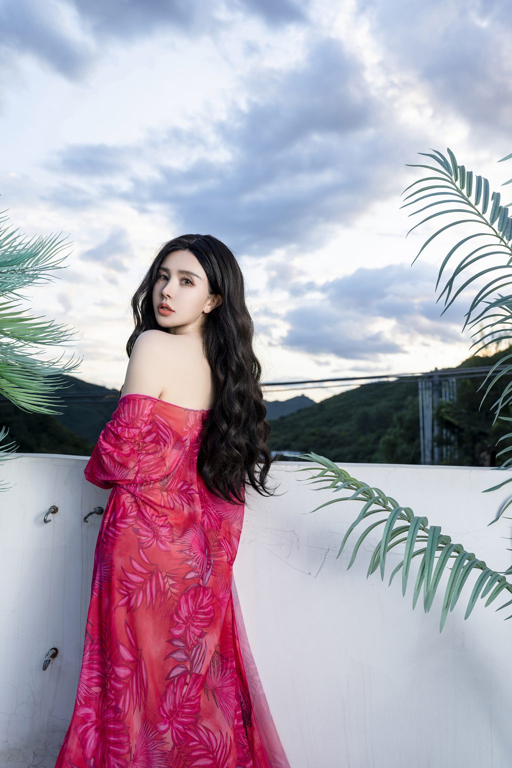 秀人模特@潘娇娇-内购无水印-周末帐篷里小哥哥的人偶玩具[90P／1.39GB] 年费专享-第1张