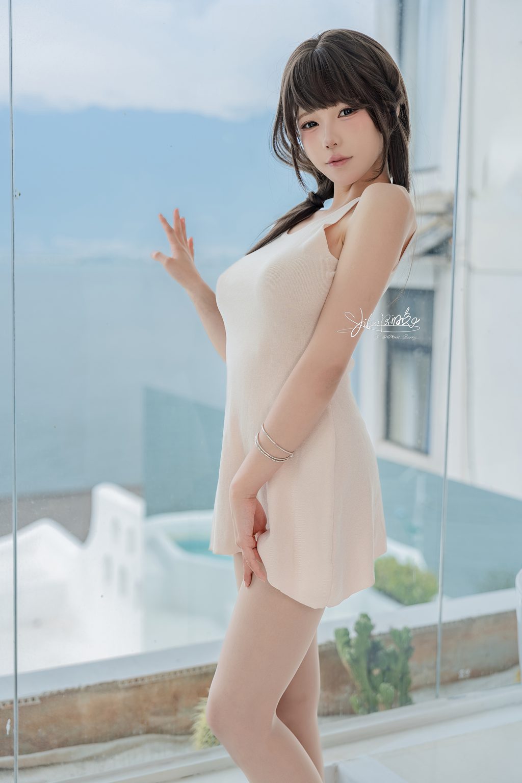 网紅博主@咬一口兔娘 同居姐姐 [75P1V-1.00GB] 网红写真-第1张