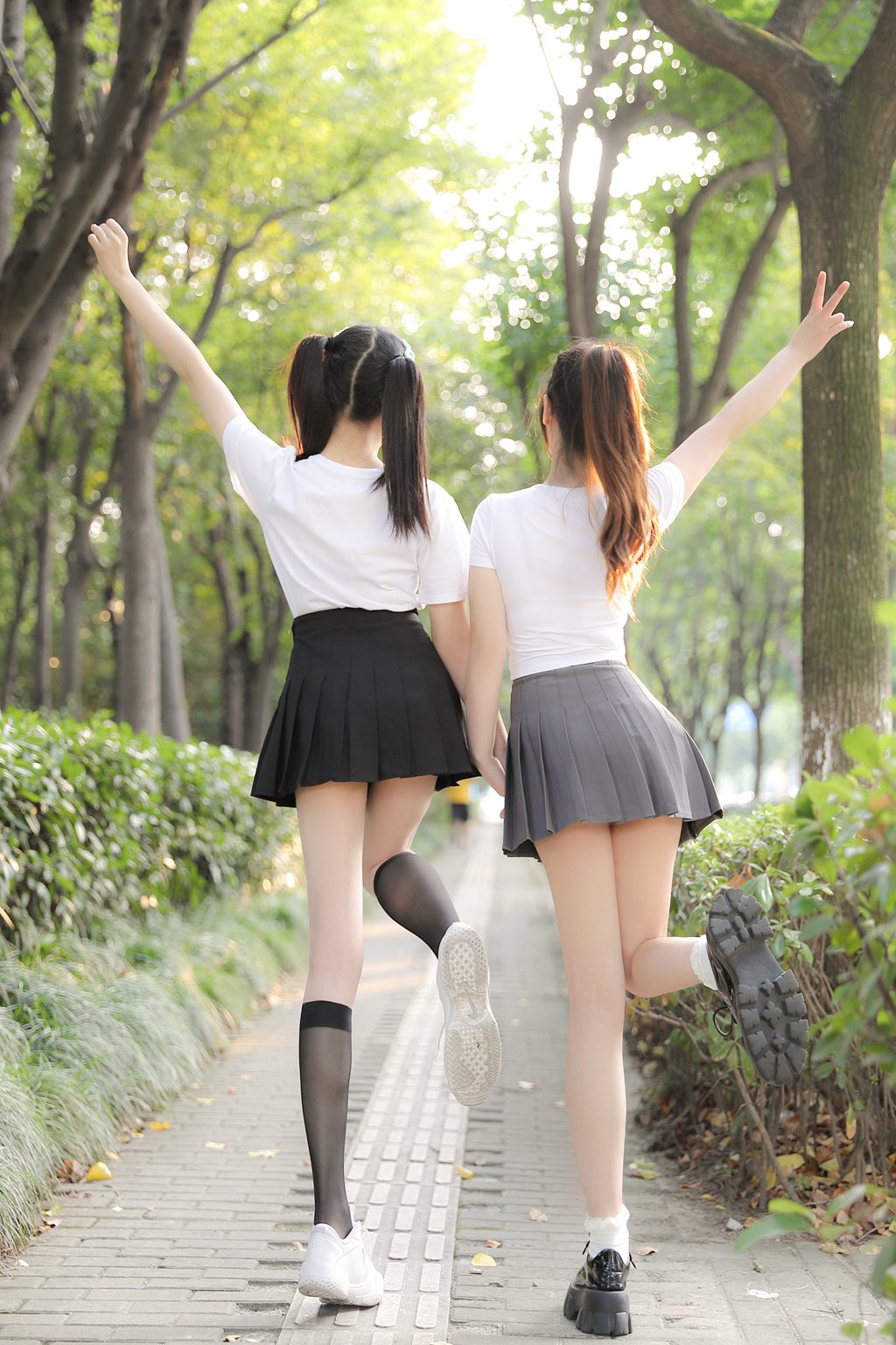 秀人模特@袁园 内部私购- 双人戏水 [76P/499MB] 年费专享-第1张