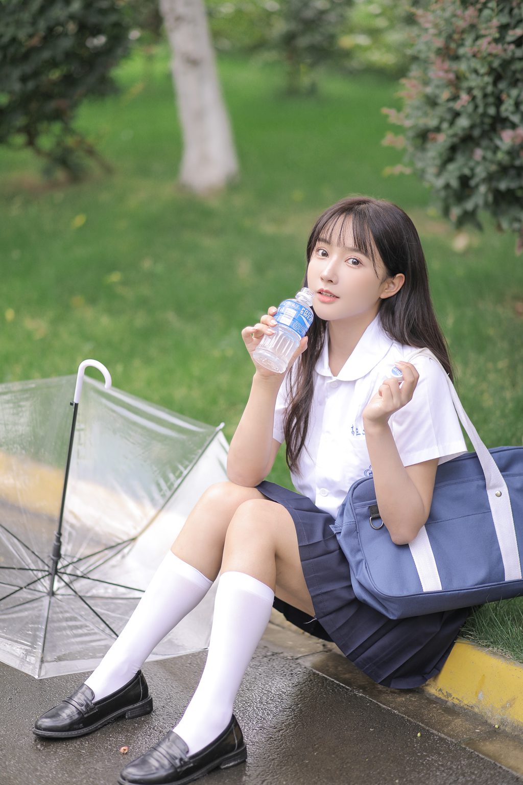 人气Coser@遇见初夏 学姐风[20P-70MB] 网红写真-第1张