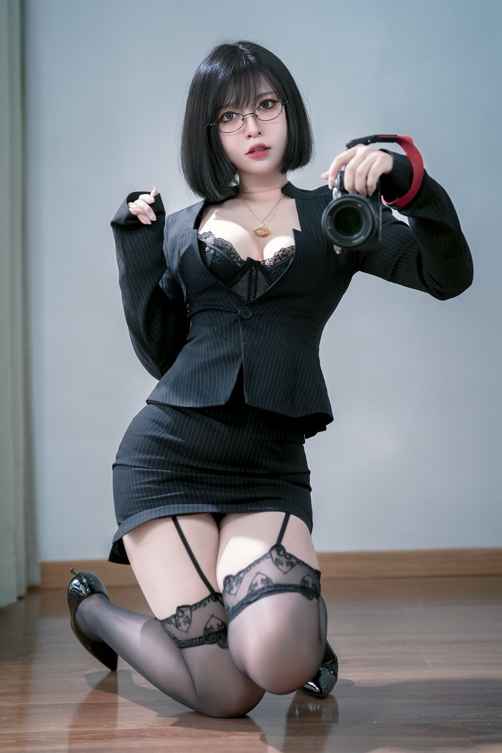 人气动漫Coser@半半子 上司様OL[42P-5V-324M] 网红写真-第4张