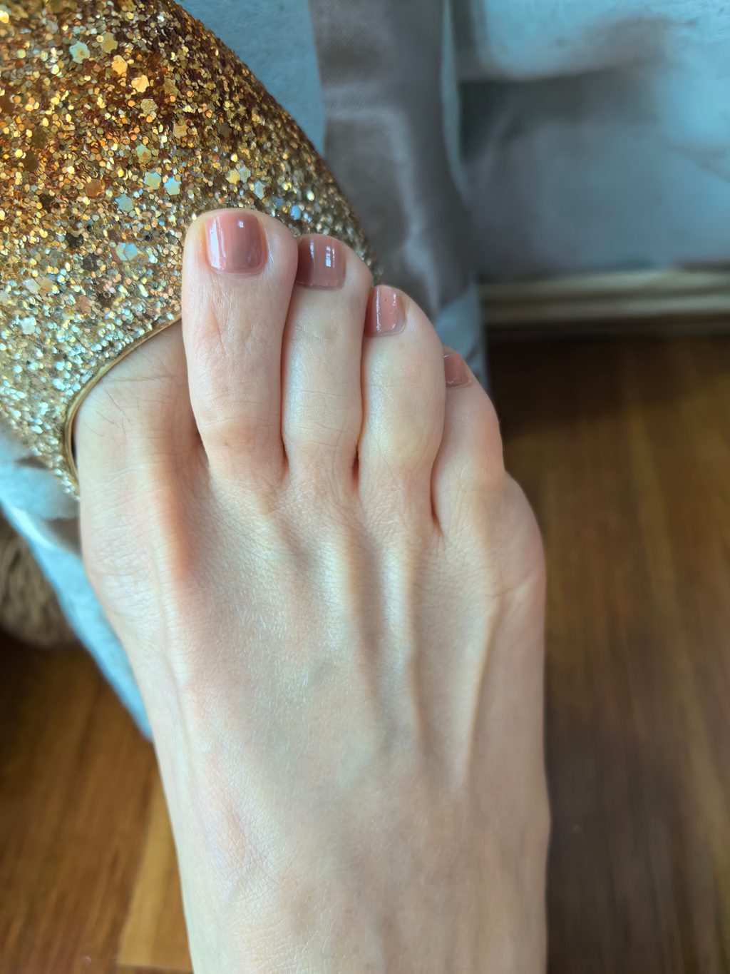 本足摄影-065期 黄色亮闪闪单鞋裸足特写粉指甲油[54P/184MB] 年费专享-第4张