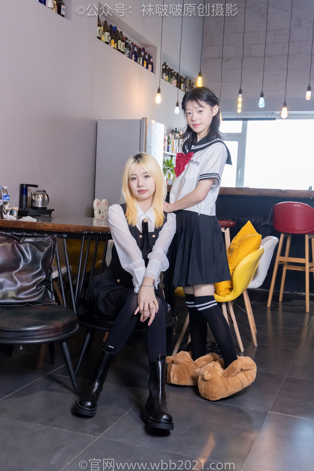 [BoBoSocks袜啵啵] NO.600 小甜豆&糯米-皮鞋、马丁靴、小熊拖鞋、过膝棉袜 [160P/1V/7.92GB] 年费专享-第4张