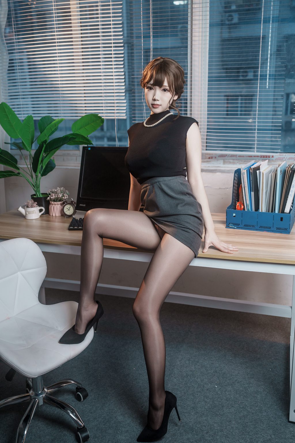 知名动漫博主@雪晴Astra 年纪不大的上司姐姐 [61P/1V/1.66G] 网红写真-第4张