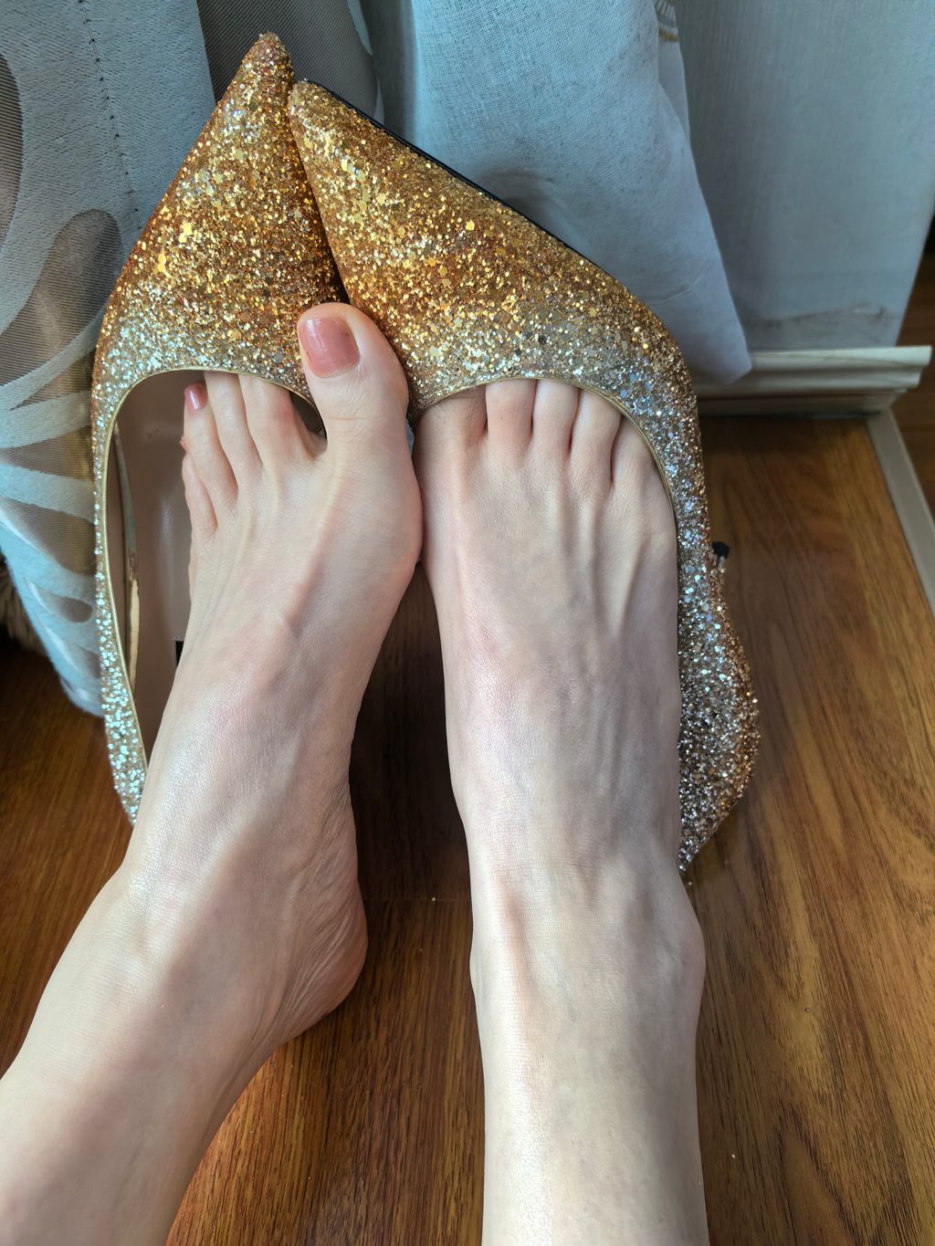 本足摄影-065期 黄色亮闪闪单鞋裸足特写粉指甲油[54P/184MB] 年费专享-第3张