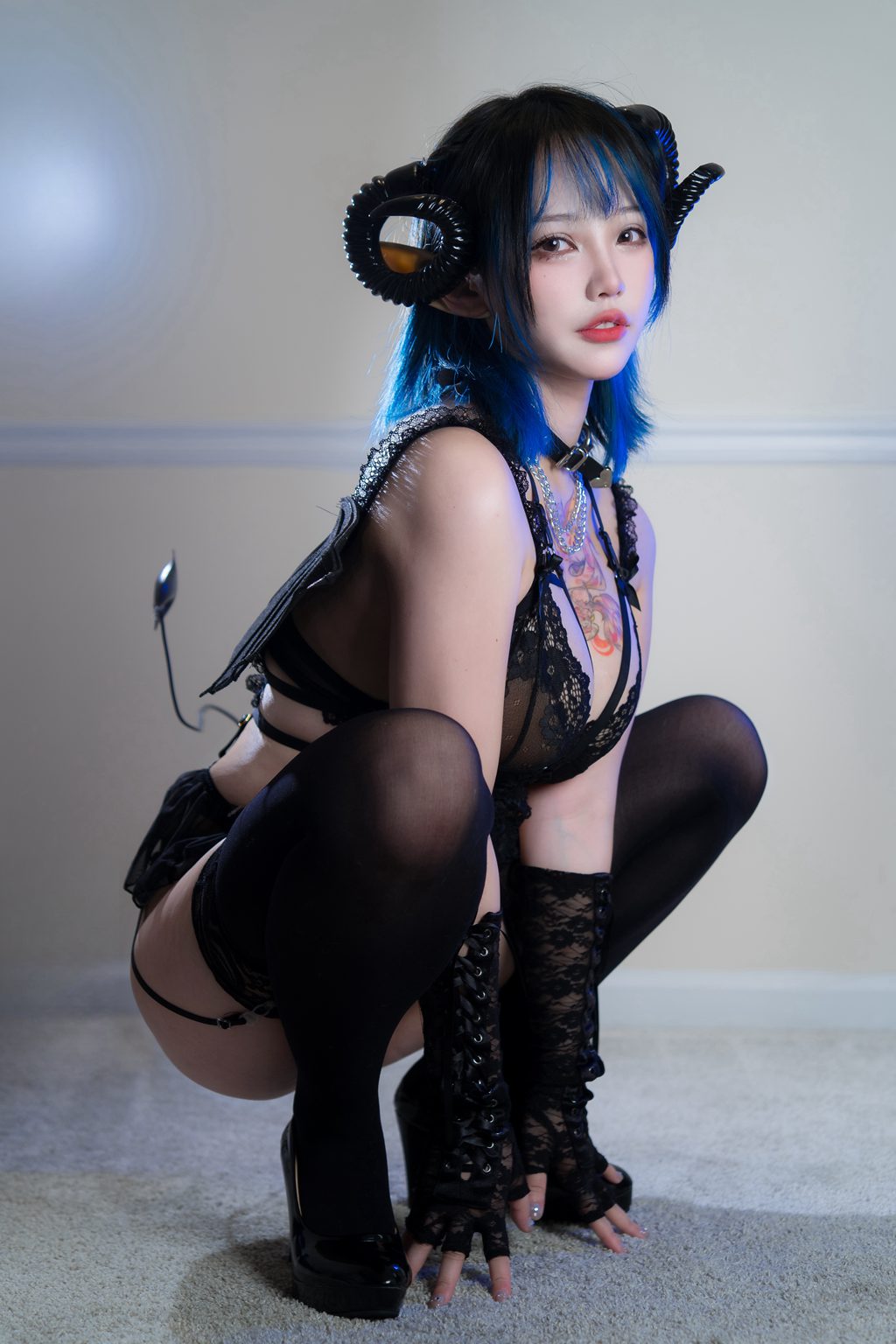 网紅Coser@狐洛洛子 –深蓝魅魔 [46P-580MB] 网红写真-第3张