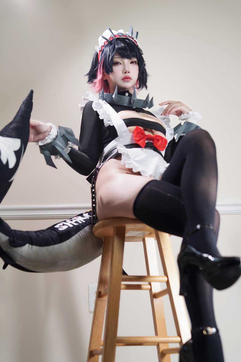 网紅Coser@狐洛洛子 –鲨鱼妹 女仆 [40P-143MB] 网红写真-第3张