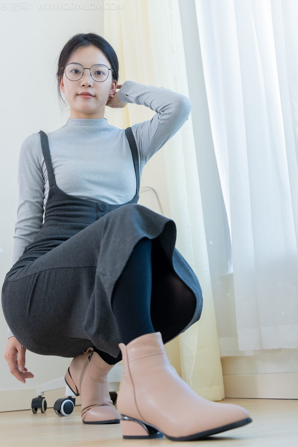 勿恋传媒 NO.2533 茯苓-落叶像雪的季节 [159P/1V/3.60GB] 其它写真-第3张